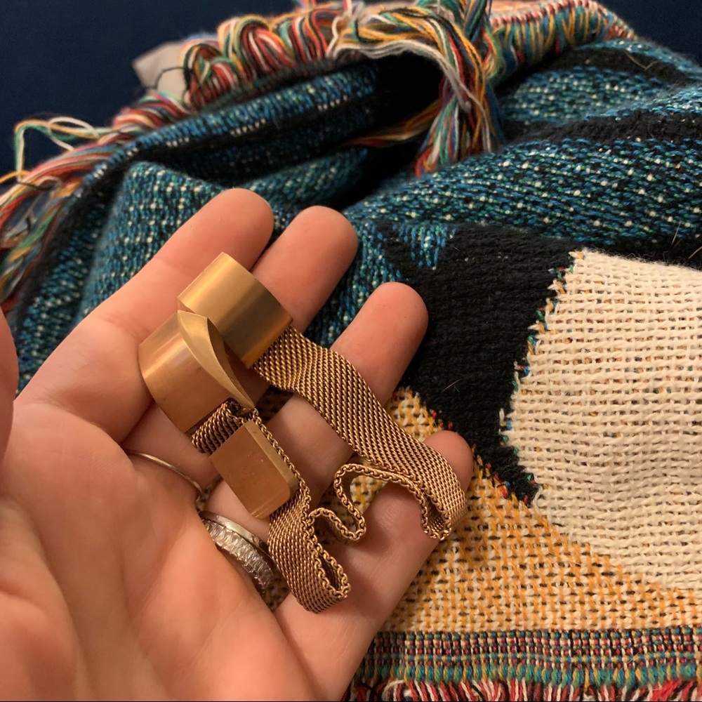 Fitbit Alta HR rose gold band